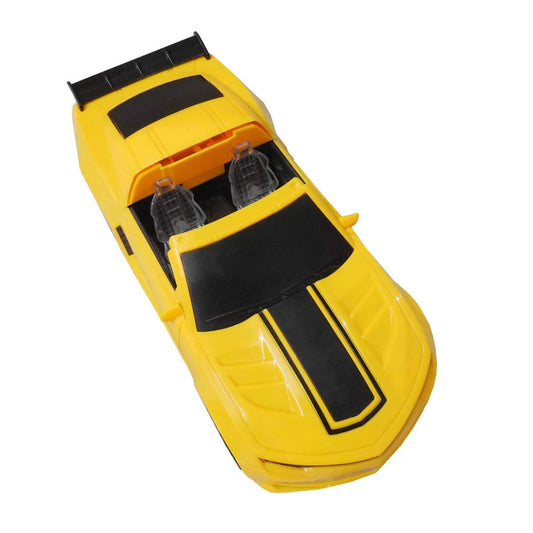 Жълта конвертируема кола с отварящи се врати ⚡