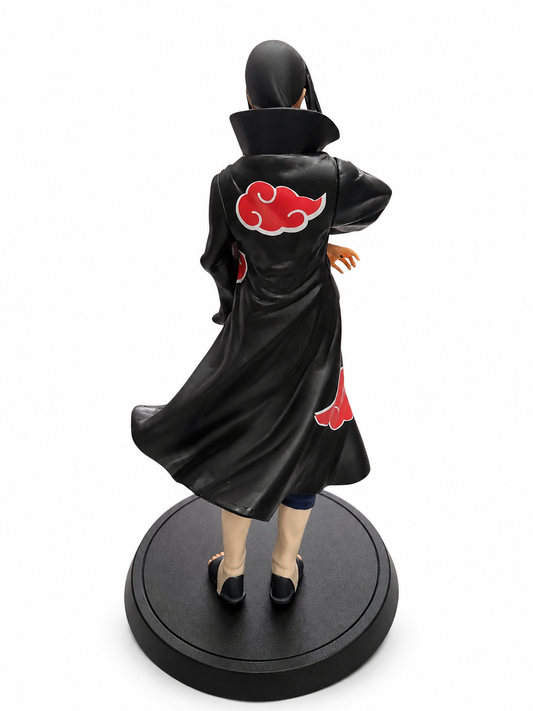 Заден изглед на аниме фигура Itachi Uchiha от Naruto Shippuden