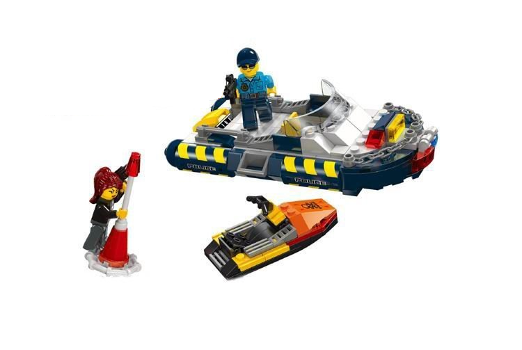 Конструктор Police Boat Chase – полицейска лодка и джет (195 части)