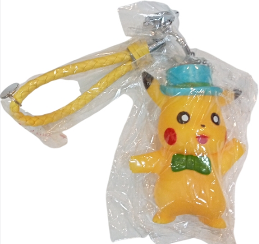 Ключодържател Pikachu – Синя шапка и зелена папионка