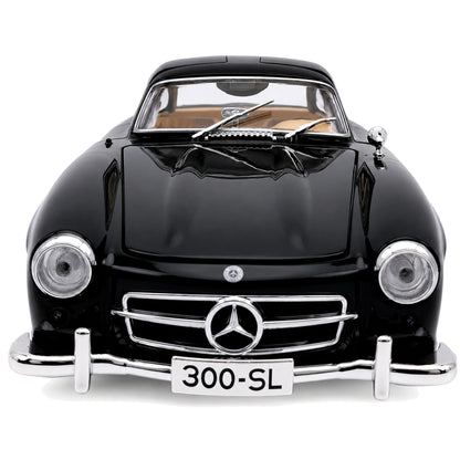 Метален модел Mercedes-Benz 300 SL Gullwing в черно – преден изглед