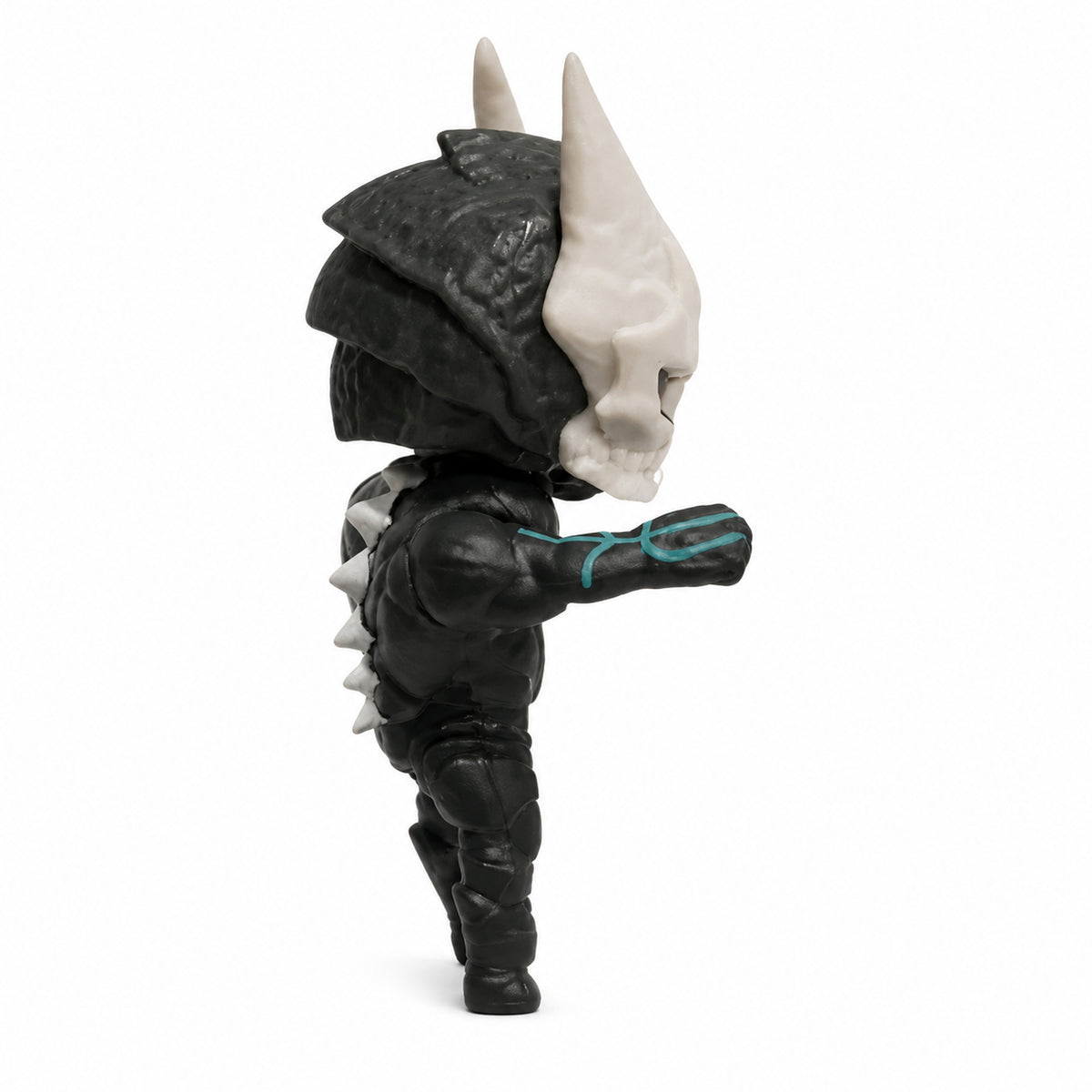 Аниме фигурка Kaiju No. 8 – с вдигнати ръце