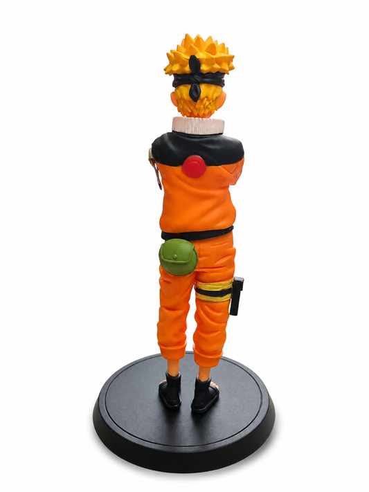 Заден изглед на аниме фигура Naruto Uzumaki от Naruto Shippuden