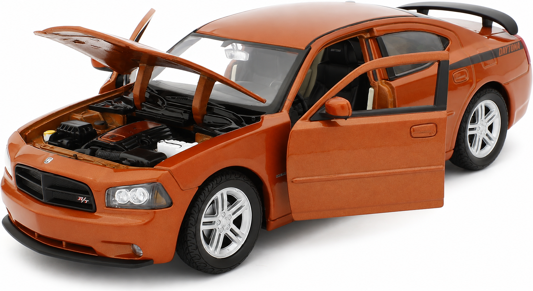 Dodge Charger Daytona R/T 1:24 с детайлен HEMI двигател