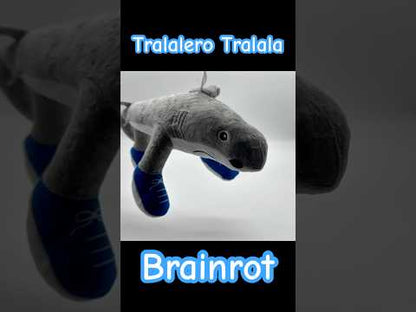 Плюшена акула Tralalero с маратонки