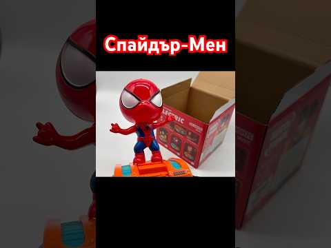 Електрическа играчка с герой върху танк