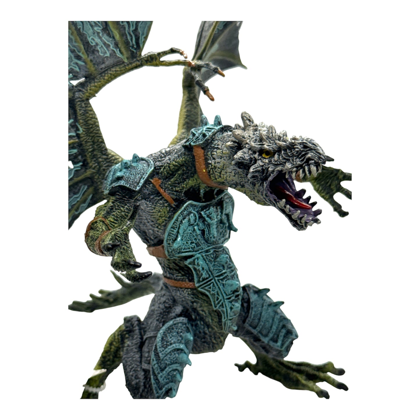 Dragon Warrior – детайлна фигурка дракон с броня