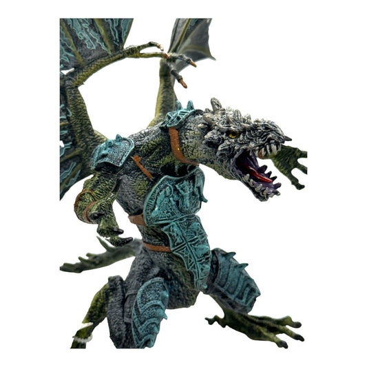 Dragon Warrior – детайлна фигурка дракон с броня