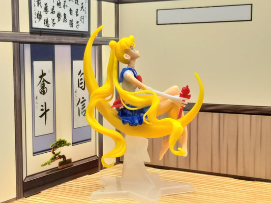 Sailor Moon фигурка – Лунен трон 🌙