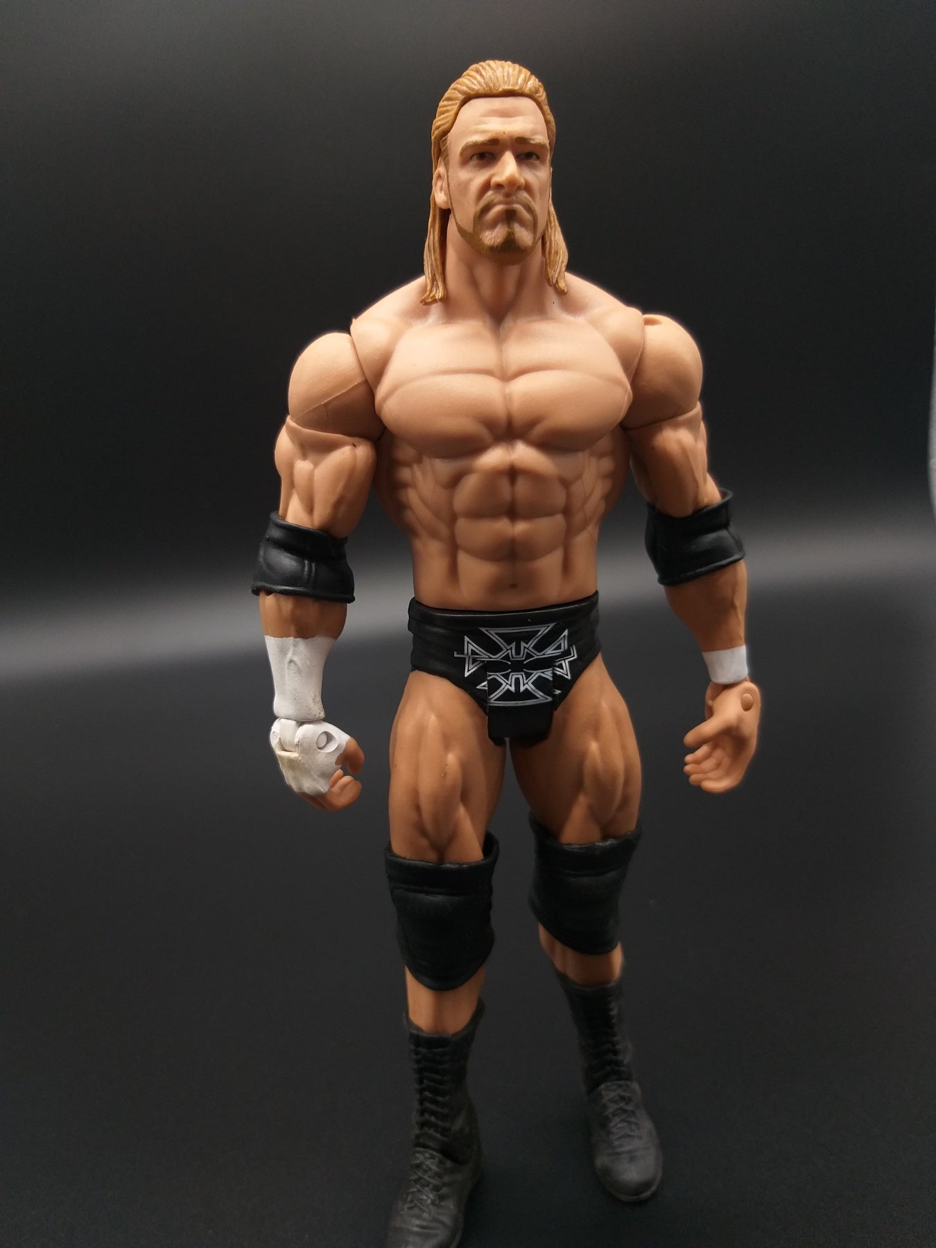 Фигура Triple H – колекционерска фигура на кеч легенда