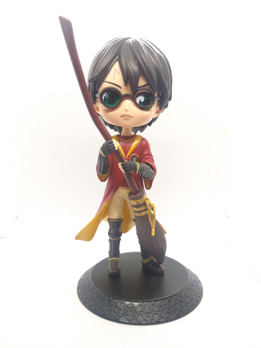 Harry Potter Chibi фигурка с металата от куидича | Мини фигурка